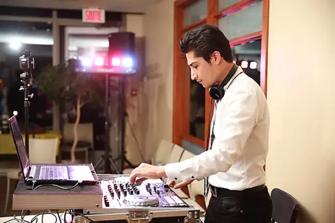 DJ SAM