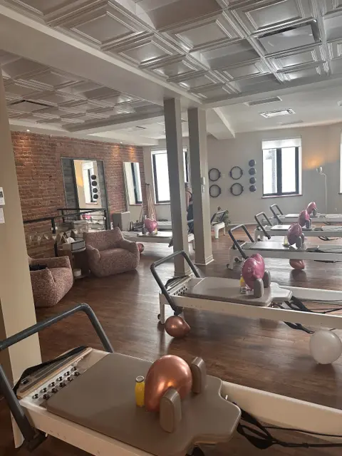 Roze Pilates (Firouzé Hosseini)