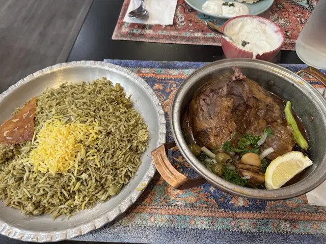 Akbar Joojeh