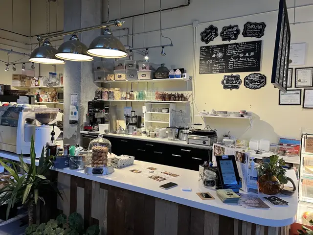 MIRAAS Cafe and Pastry